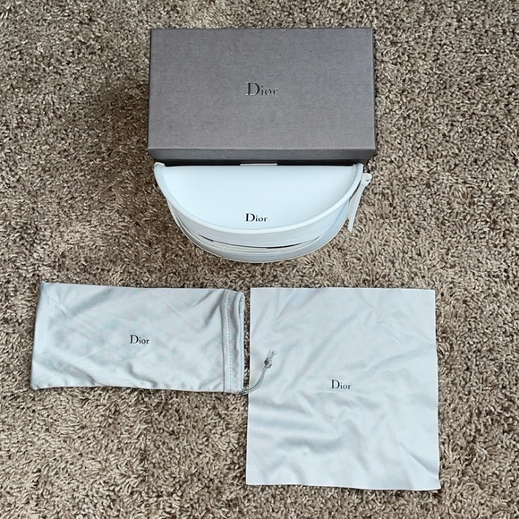 New in box Dior sunglasses, one size - Picture 4 of 4